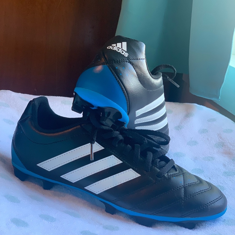 Adidas male cleats size 8